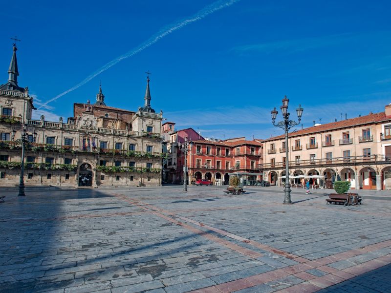 hotel centro de leon neru encanto barrio humedo planes fin de semana en leon plaza mayor
