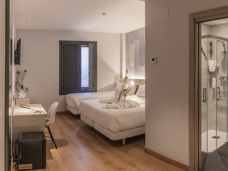 hotel neru encanto leon centro boutique barrio humedo habitaciones familiares 2