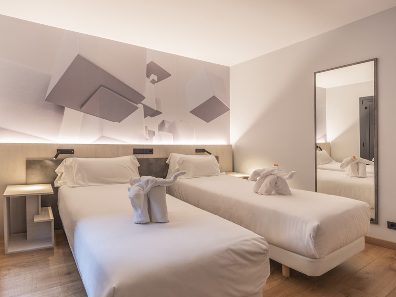 hotel neru encanto leon centro boutique barrio humedo habitaciones superiores balcon 1