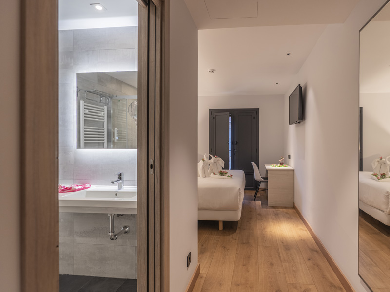hotel neru encanto leon centro boutique barrio humedo habitaciones superiores balcon 5