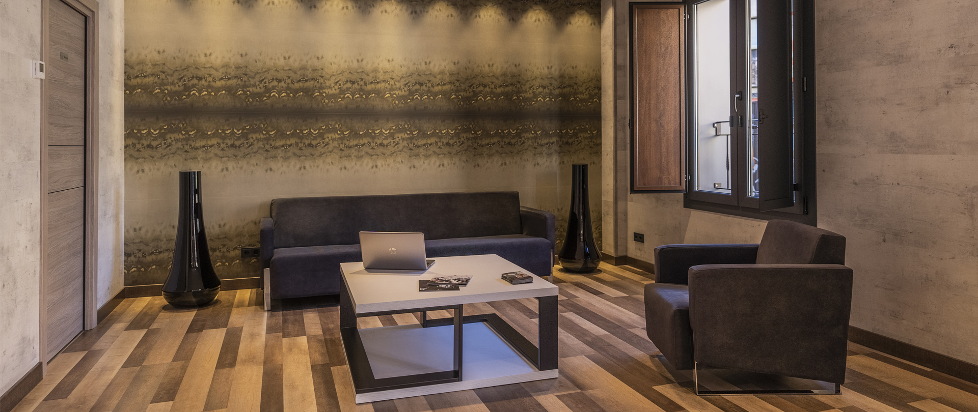 neru hotel en leon encanto boutique barrio humedo interior recepcion cab